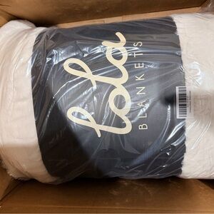 Extra large Lola blanket